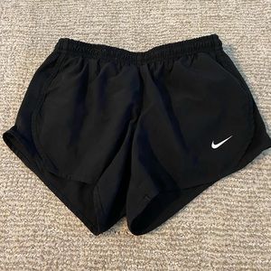 Kids Black Nike Shirts size Small